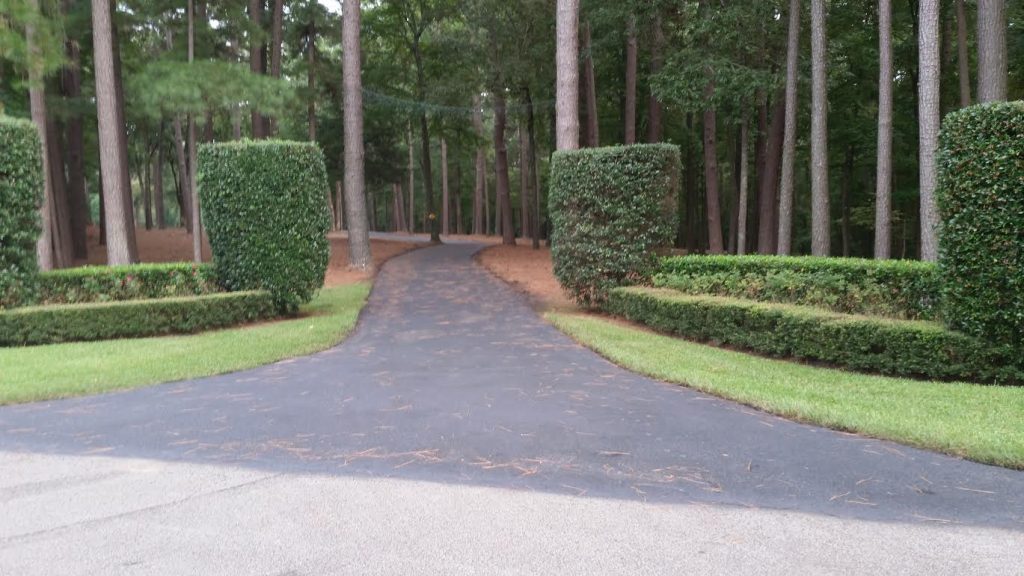 5 Advantages of an Asphalt Driveway You Should Be Aware Of