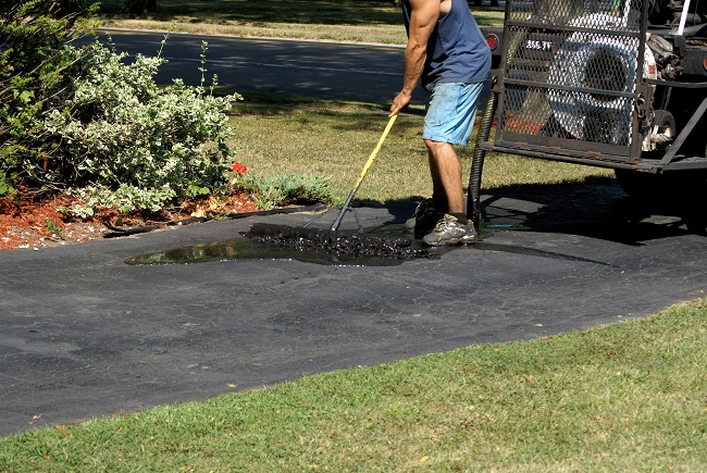 Up Your Curb Appeal – How Sealing Your Driveway Can Help Sell Your Home